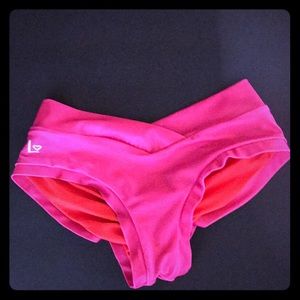 Poleactive shorts reversible/orange and pink NWOT